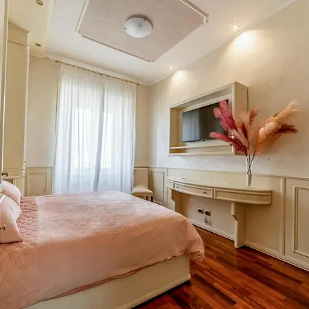 Downtown Luxury - Termini Train Station Bed & Breakfast