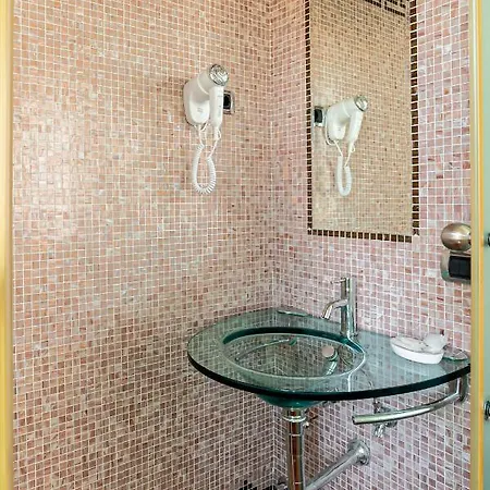 Downtown Luxury - Termini Train Station Bed & Breakfast Rom