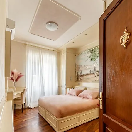 Downtown Luxury - Termini Train Station 3* Rom