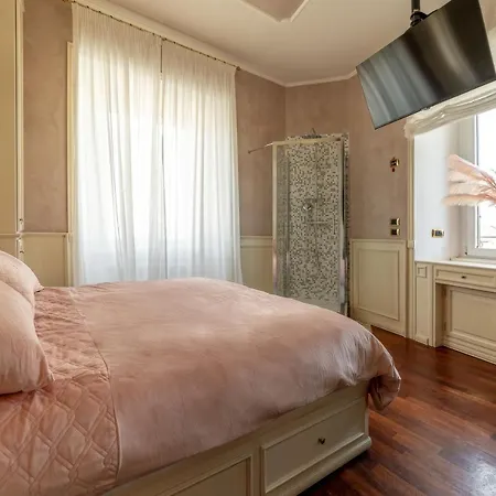 Downtown Luxury - Termini Train Station Bed and Breakfast 3*