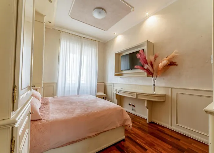 Downtown Luxury - Termini Train Station Bed and Breakfast