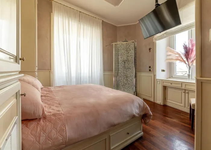 Downtown Luxury - Termini Train Station Bed and Breakfast 3*